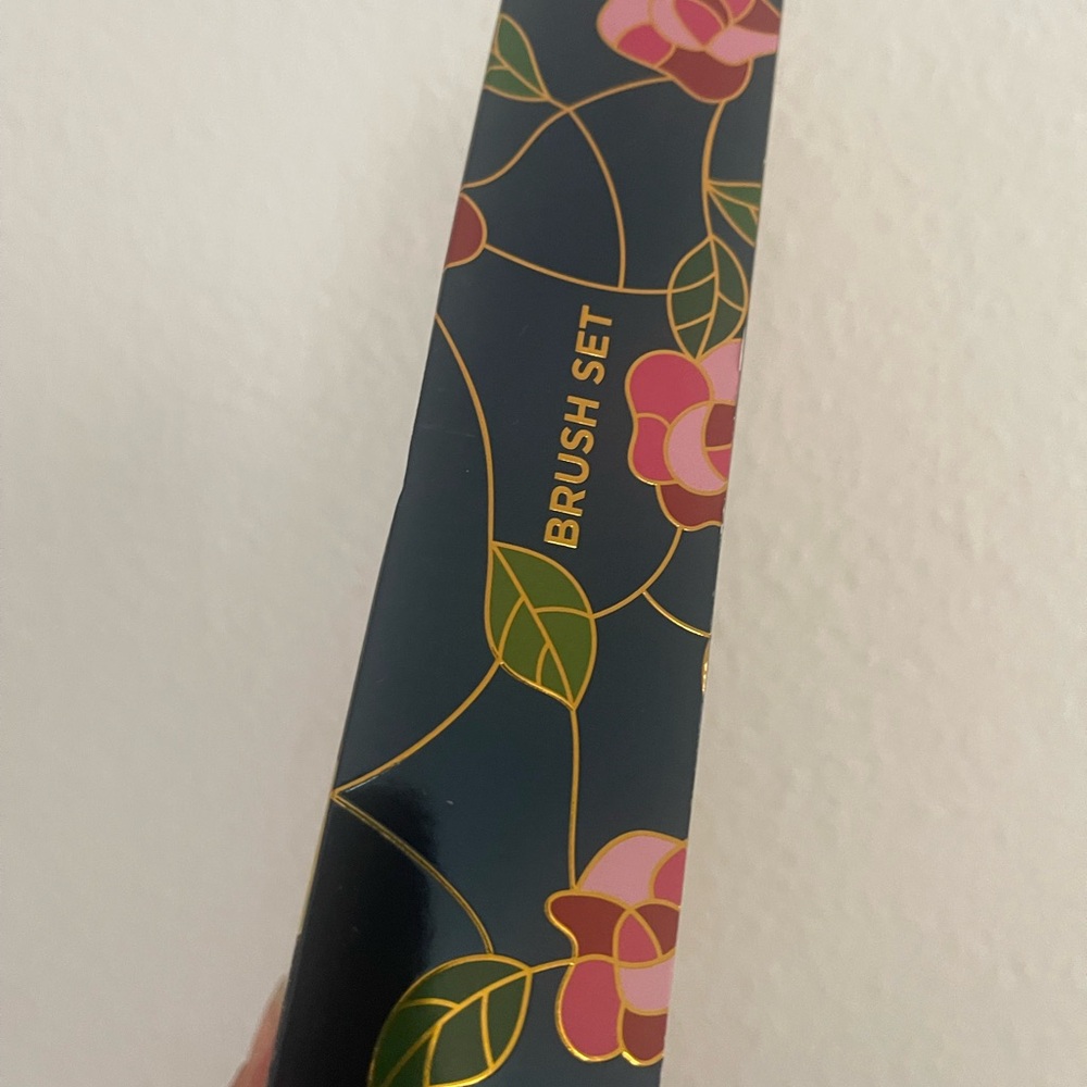 Disney Beauty and the Beast Makeup Brush Set - Gold, Navy, Pink - Picture 3 of 4